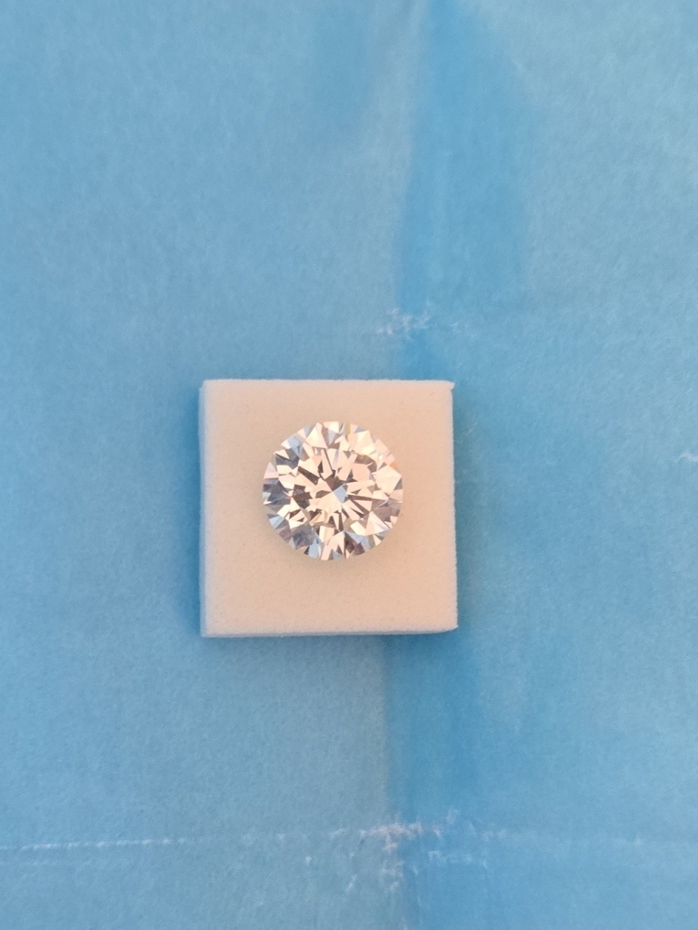 2.95 Ct Round Lab Grown Diamond IGI Certified VVS2